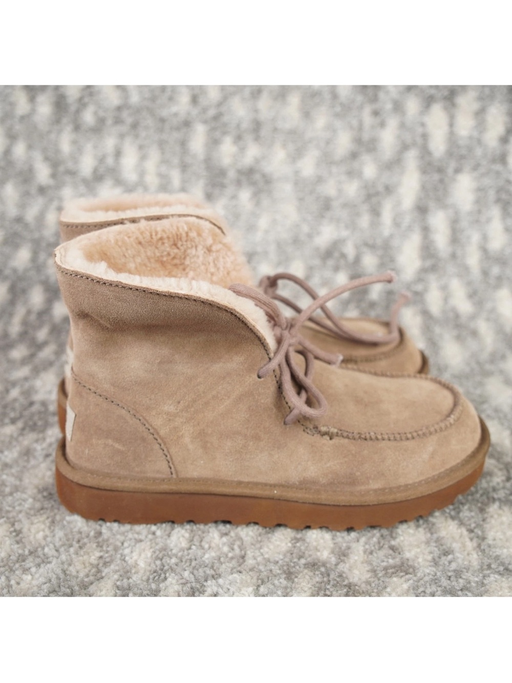 UGG Diara Suede Fleece Lined Ankle Boots 1113090 Womens US 7 UK 5 Beige EUC - Picture 4 of 15